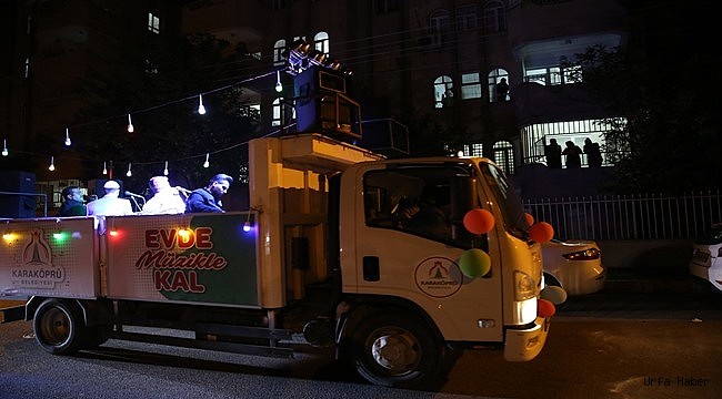 KARAKÖPRÜ’DE EVDE KALANLARA İLAHİ KONSERİ
