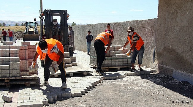 Haliliye'den kırsal mahallelerde parke atağı
