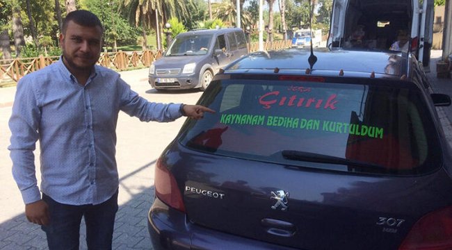 Eşinden ayrıldı, otomobiline bunu yazdırdı