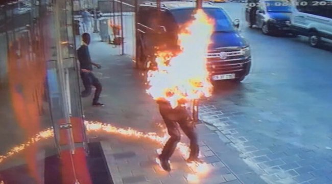 Taksim'de dehşet anları! Kavga ettiği kardeşini tinerle yaktı