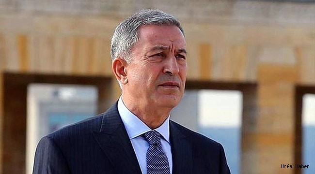 Bakan Akar'dan Macron'a sert sözler!