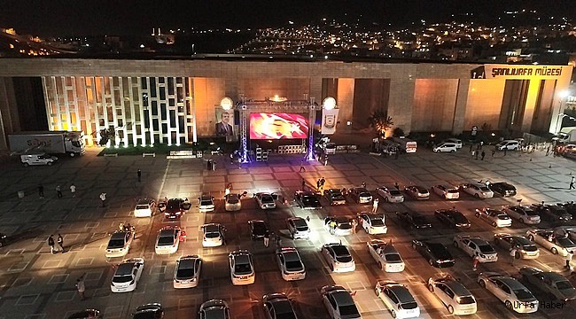 Büyükşehir'in arabada Sinema Etkinliğine yoğun ilgi
