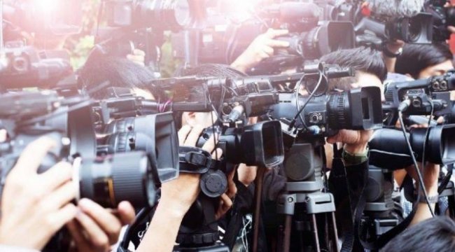 AK Parti, basın çalışanları düzenlemesini reddetti