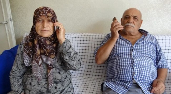 Yaşlı çiftin parasını oğulları kurtardı