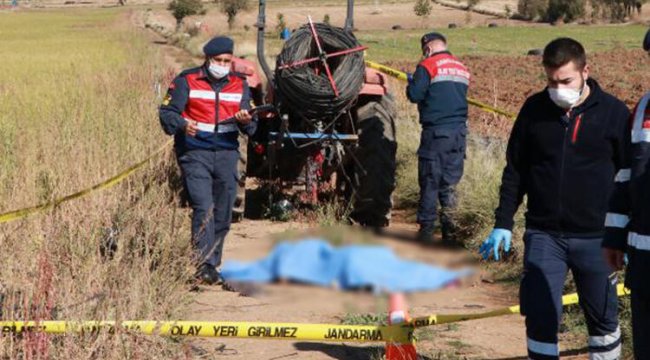 Tarlada çalışırken, elbisesini traktörün şaftına kaptırıp öldü