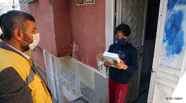 Başkan Canpolat'tan Öğrencilere Tablet Süprizi