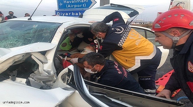 Otomobil bariyerlere çarptı: 2 yaralı