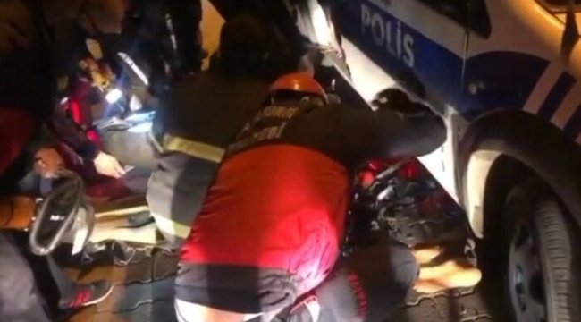 Motosiklet ile polis aracı çarpıştı: 1 yaralı