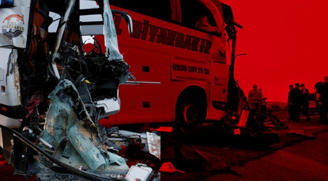 Şanlıurfa'da yolcu otobüsü TIR'a çarptı: 3 ölü, 30 yaralı