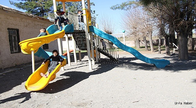 Başkan Canpolat İle Kırsaldaki Çocukların Yüzleri Gülüyor