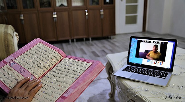 Görme engelliler çevrim içi kursla Kur'an-ı Kerim öğreniyor