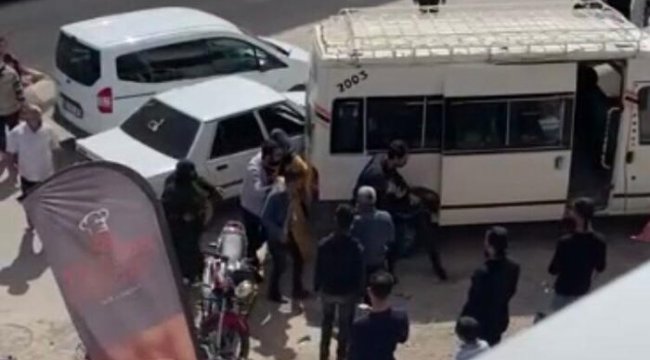 Sivil polis olduğu iddia edilen kişi, 'yol verme' tartışmasında 2 kişiyi darbetti!
