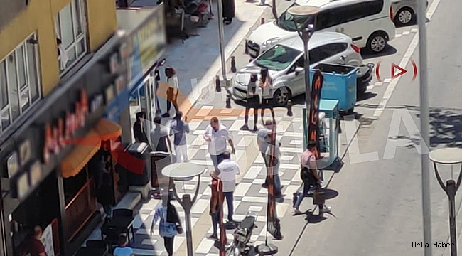 Bahçelievler'de Kızlı, Erkekli Kavga!