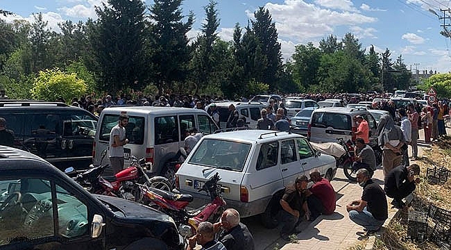 Kazada ölen kardeşler ağıtlarla defnedildi