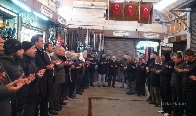 CHP’li Başkan Karadağ, esnafla birlikte dua etti