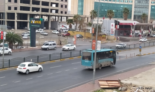 Kuvvetli Rüzgar Şanlıurfa'yı esir aldı