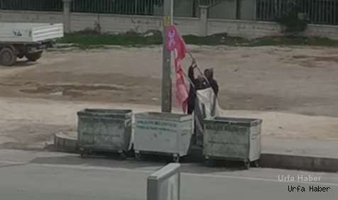 Urfa’da 2 çocuğun bayrak sevgisi duygulandırdı