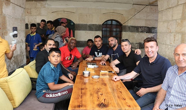 Eski Milli futbolcular Urfa ciğerine hayran kaldı