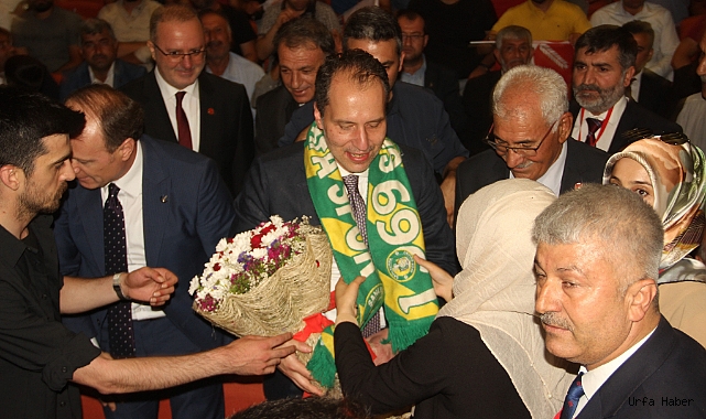 Yeniden Refah Partisi Genel Başkanı Fatih Erbakan partisinin Şanlıurfa kongresine katıldı