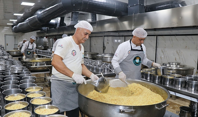 HALİLİYE’DE KAZANLAR 3 BİN 248 VATANDAŞ İÇİN KAYNIYOR