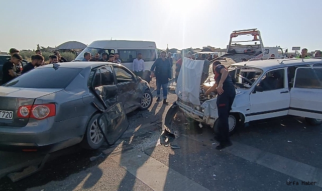 BİRECİK'TE TRAFİK KAZASI: 3 YARALI