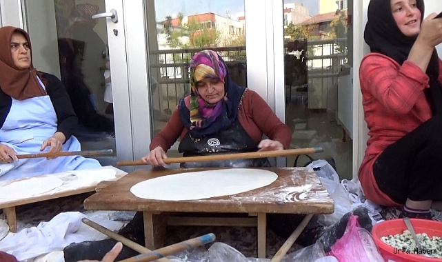 DEPREMZEDE KADINLAR KENDİ ACILARINI UNUTUP, FİLİSTİNLİLERE DESTEK OLDULAR
