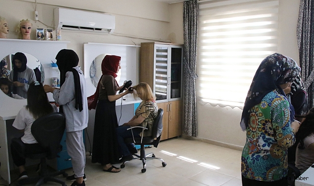 HALİLİYE BELEDİYESİNDE KADINLAR İÇİN KURS DÖNEMİ BAŞLADI