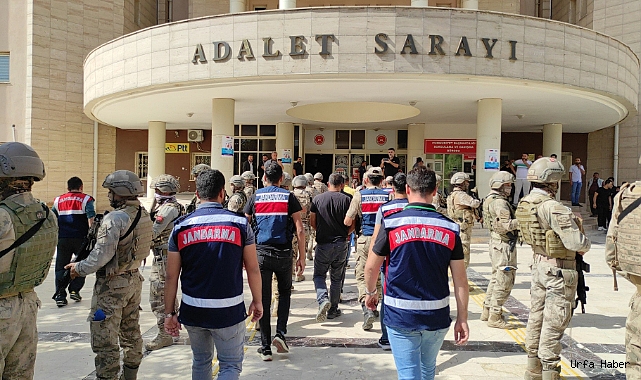 ŞANLIURFA MERKEZLİ TERÖR OPERASYONUNDA YAKALANAN 8 ŞÜPHELİ ADLİYEDE