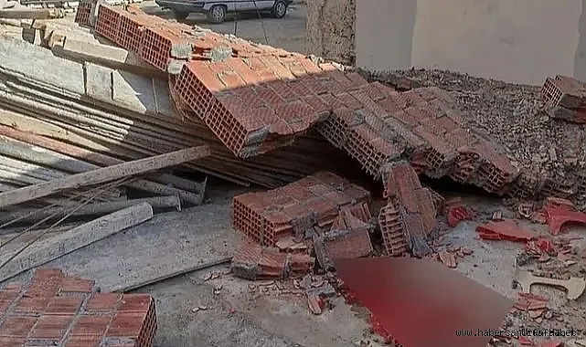 ŞANLIURFA'DA AKIL ALMAZ KAZA! ÇÖKEN DUVARIN ALTINDA HAYATINI KAYBETTİ…