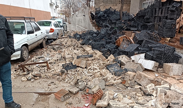 BAHÇE DUVARI DEVRİLDİ, İKİ ÇOCUK YARALANDI