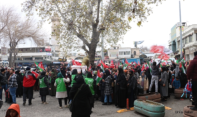 ŞANLIURFALILAR FİLİSTİN VE ŞEHİTLER İÇİN AYAĞA KALKTI