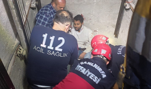 ASANSÖR BOŞLUĞUNA DÜŞEN GENÇ YARALANDI