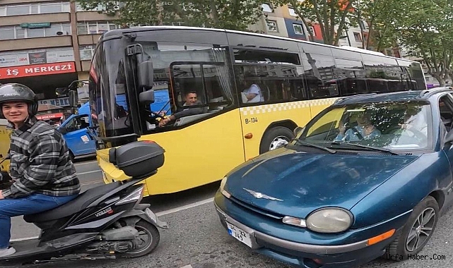 KADIN SÜRÜCÜ OĞLUNA ÇARPTI HERKES KAHKAHAYA BOĞULDU
