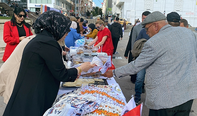 POLİS EŞLERİNDEN İHTİYAÇ SAHİPLERİ YARARINA KERMES