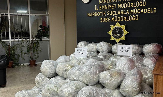ŞÜPHELİ ARAÇTAN 461 KİLO SKUNK MADDESİ ÇIKTI
