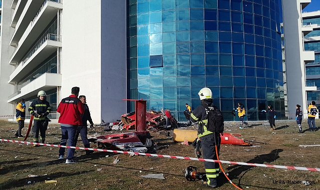 SON DAKİKA… AMBULANS HELİKOPTER BİNAYA ÇARPTI: 4 ÖLÜ