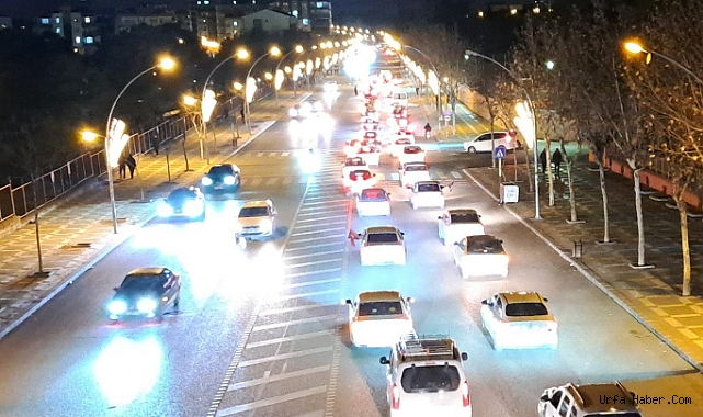 GAZZE’DE ELDE EDİLEN ZAFER ŞANLIURFA’DA COŞKUYLA KUTLANDI