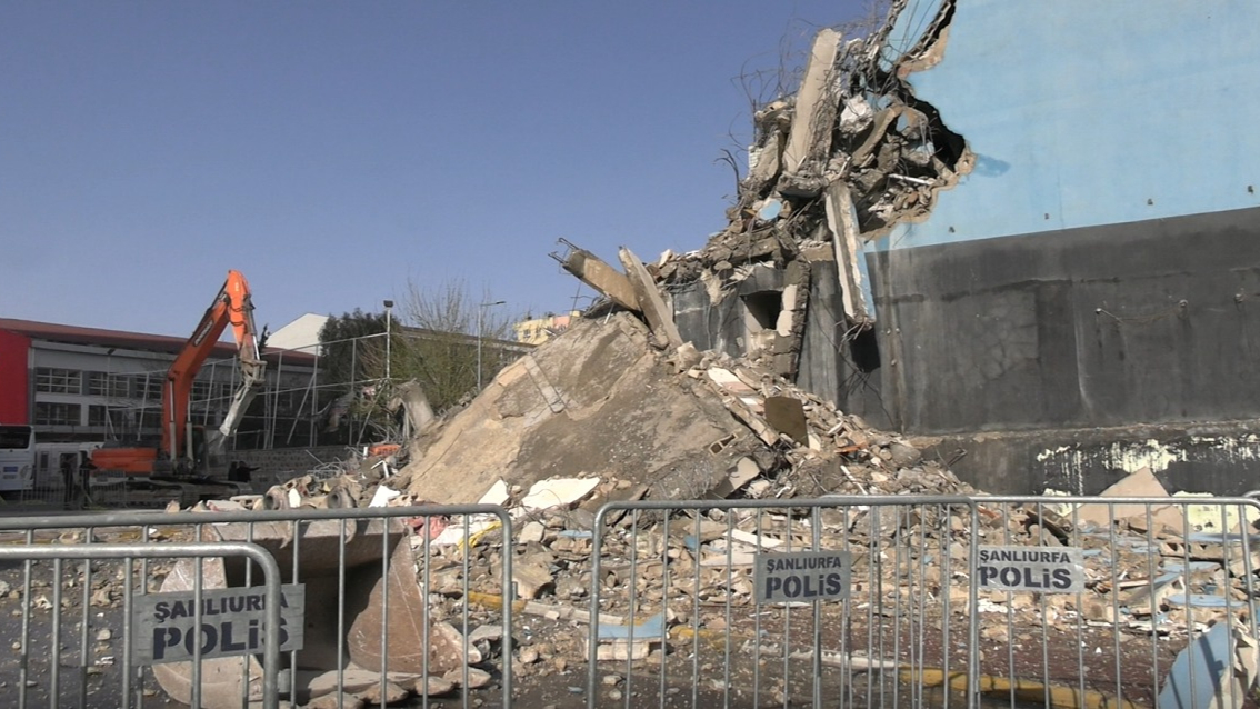 Şanlıurfa'da Riskli Binaların Yıkımı Devam Ediyor