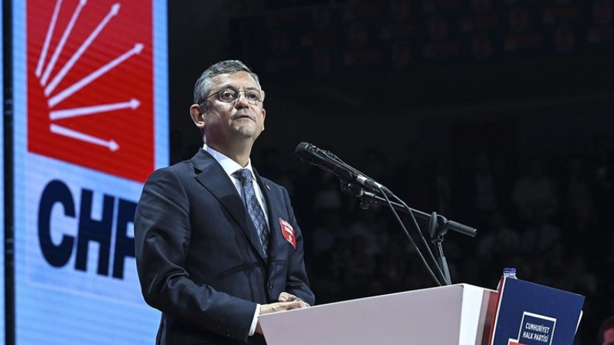 CHP Kurultayında Özgür Özel'in Zaferi