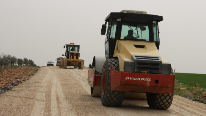 Şanlıurfa’da Kırsal Yollar Yenileniyor, Altyapı Güçleniyor