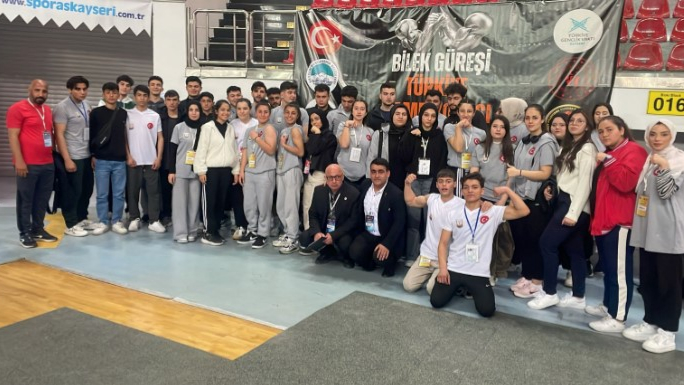 Bilek Güreşi Şampiyonasında Şanlıurfa Fırtınası Esti!