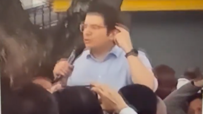 Kolombiya Başkan Adayı Uribe'ye Mitingde Silahlı Saldırı