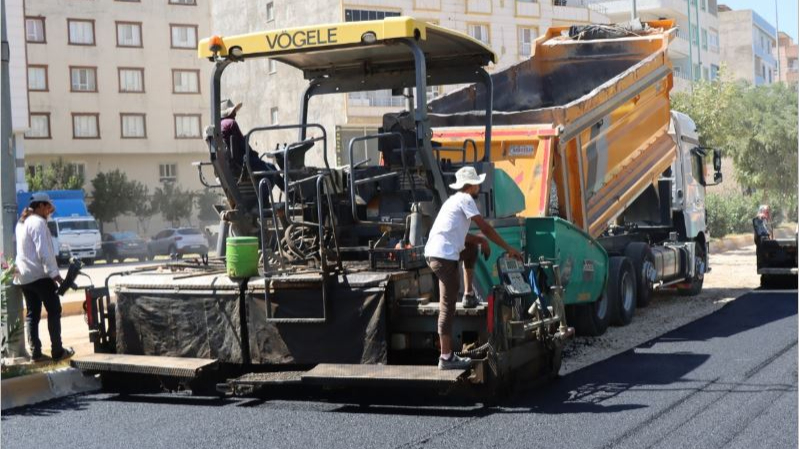 Şanlıurfa’da Asfalt Mesaisi Viranşehir’de Sürüyor!