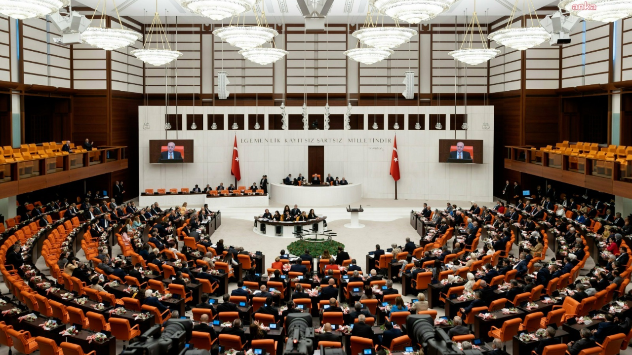 Özgür Özel Ve Tuncay Özkan’ın Fezlekeleri Komisyonda