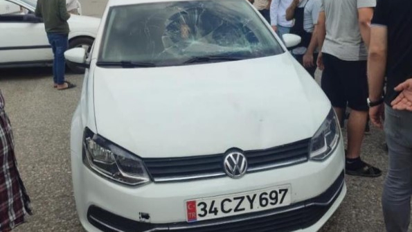Siverek’te Otomobilin Yayalara Çarpma Anı Kameraya Yansıdı
