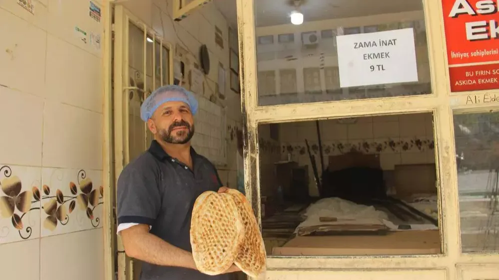 Şanlıurfa’da Fırıncı Kızdı, Ekmeğe İndirim Yaptı
