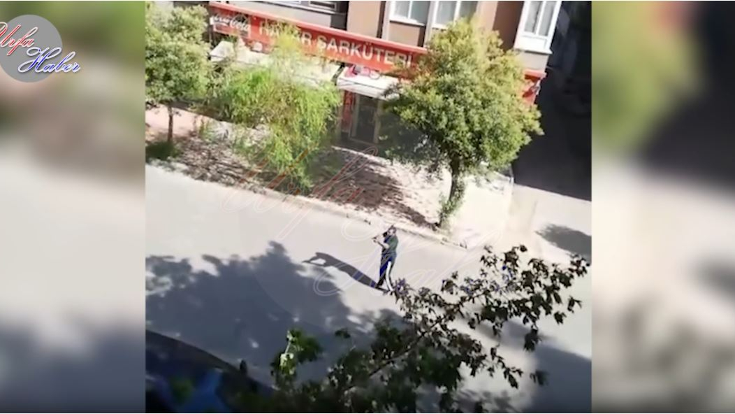 Özel Harekat İle Sokak Ortasında Çatıştı!