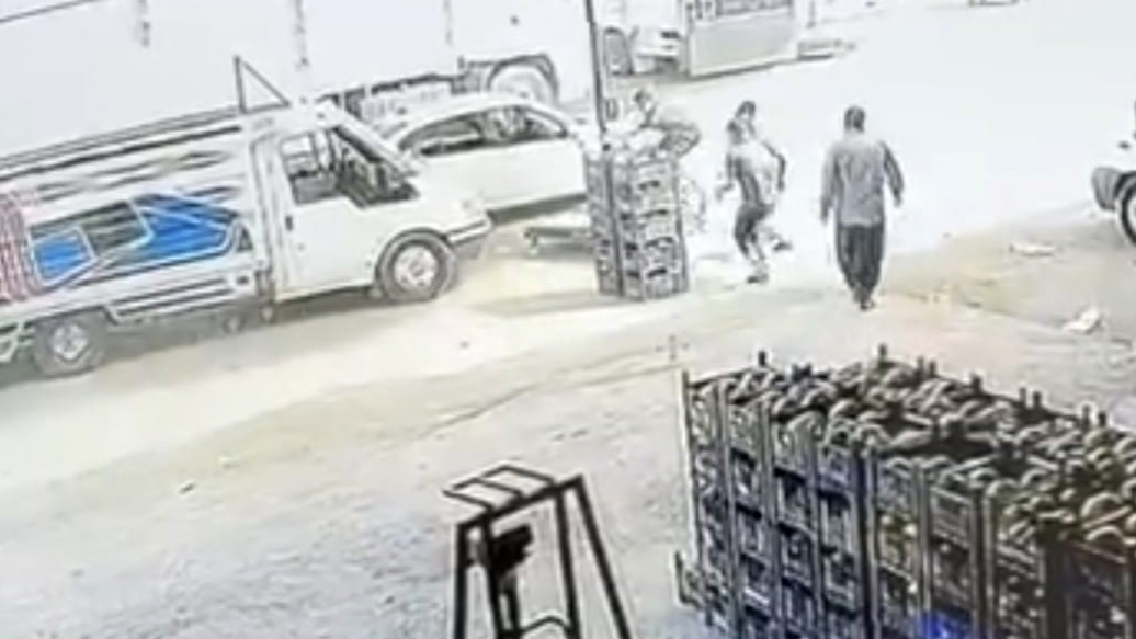 Rüzgarın Uçurduğu Şemsiyeyi Tutmaya Çalışırken Yaralandı