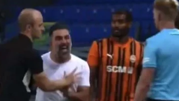 Arda Turan Kızdı! Kırmızı Kart Gördü, Zor Sakinleşti