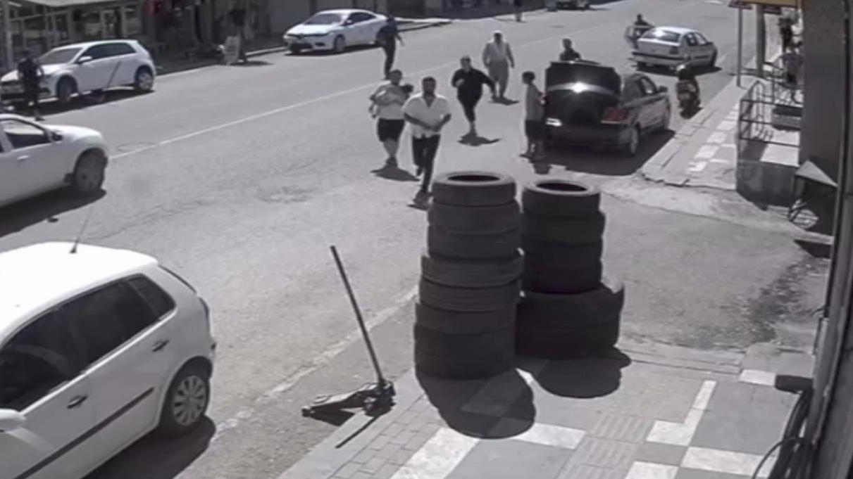 Şanlıurfa'da Anne-Babasından Kaçan Çocuğa Otomobil Çarptı!